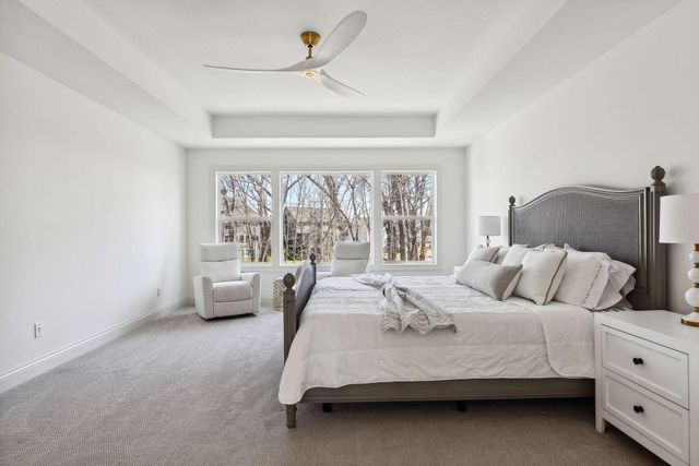 1886 Della Drive, Chanhassen, MN 55317