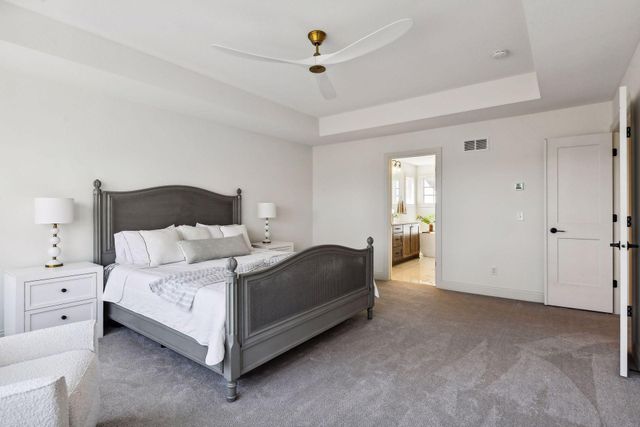 1886 Della Drive, Chanhassen, MN 55317