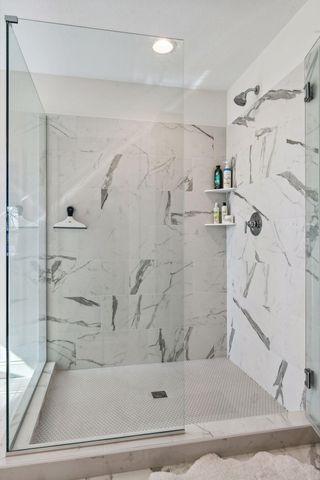 1886 Della Drive, Chanhassen, MN 55317