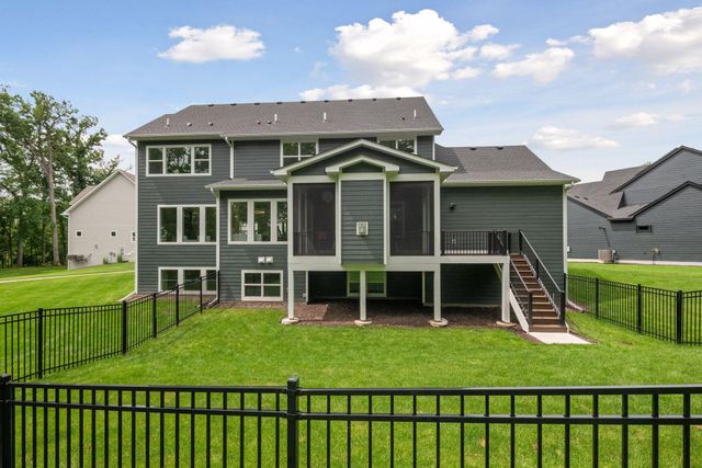 1886 Della Drive, Chanhassen, MN 55317