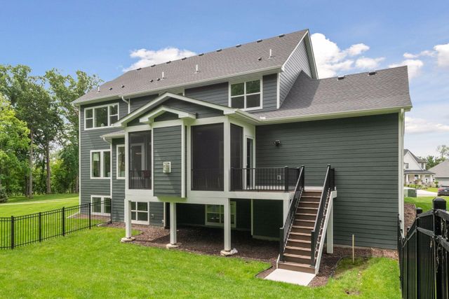 1886 Della Drive, Chanhassen, MN 55317