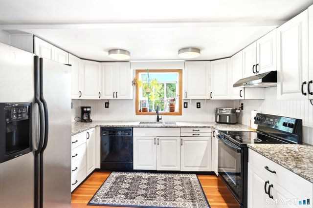 13 Snowden Street, Waterford, CT 06385