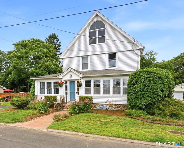 13 Snowden Street, Waterford, CT 06385