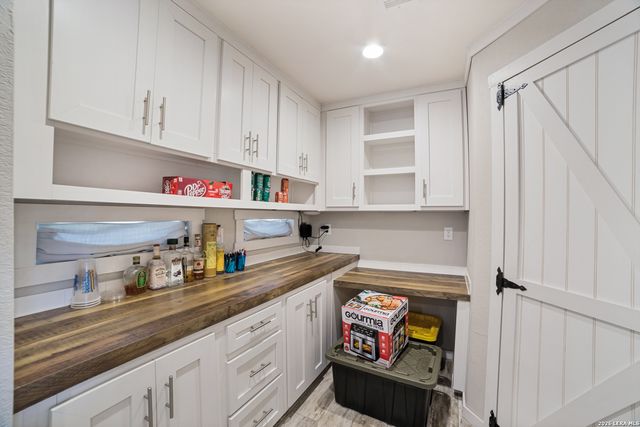 20353 Senior Rd, Von Ormy, TX 78073