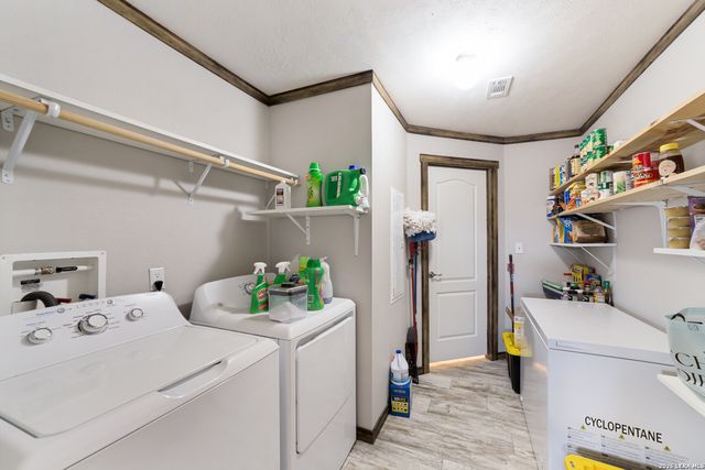 20353 Senior Rd, Von Ormy, TX 78073