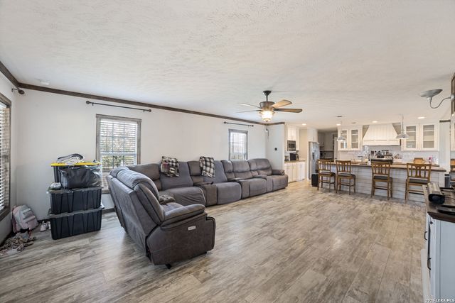 20353 Senior Rd, Von Ormy, TX 78073