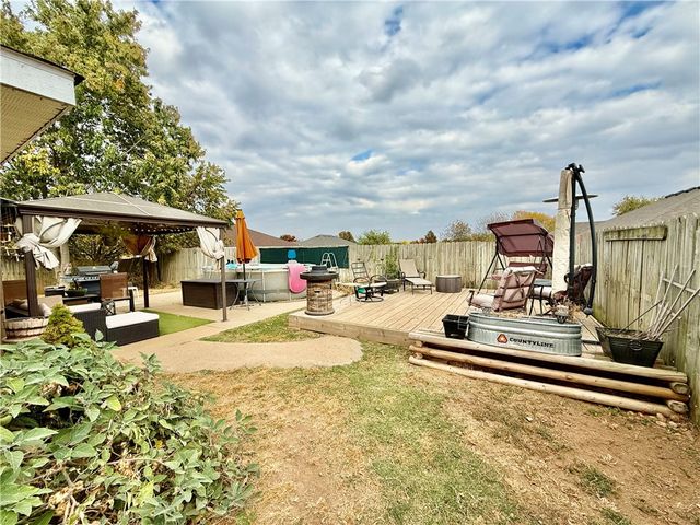 510 Maplewood Drive, Centerton, AR 72719