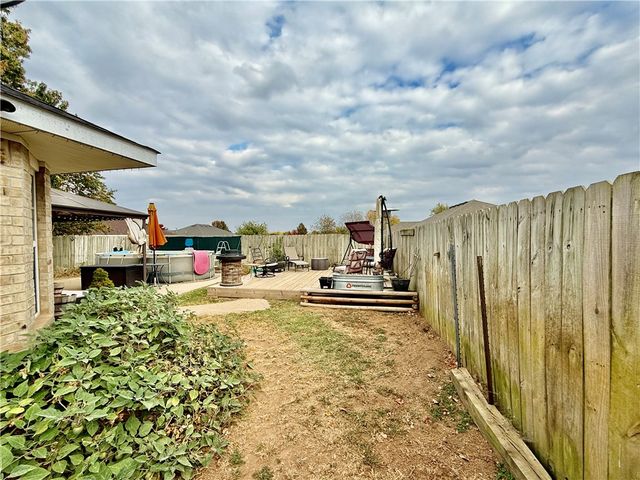 510 Maplewood Drive, Centerton, AR 72719