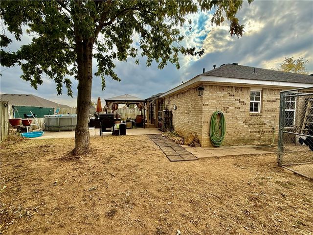 510 Maplewood Drive, Centerton, AR 72719