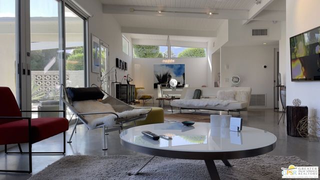 1910 N Berne Drive, Palm Springs, CA 92262