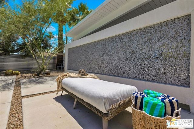 1910 N Berne Drive, Palm Springs, CA 92262