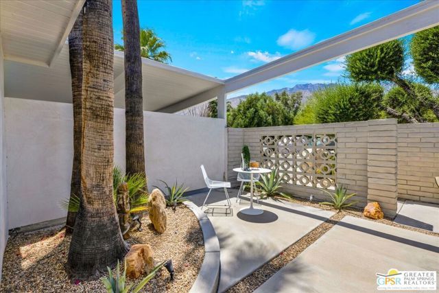 1910 N Berne Drive, Palm Springs, CA 92262
