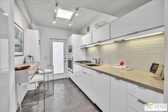 1910 N Berne Drive, Palm Springs, CA 92262