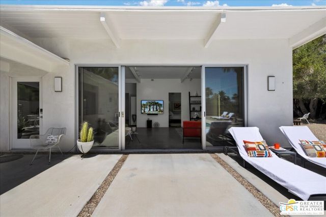 1910 N Berne Drive, Palm Springs, CA 92262