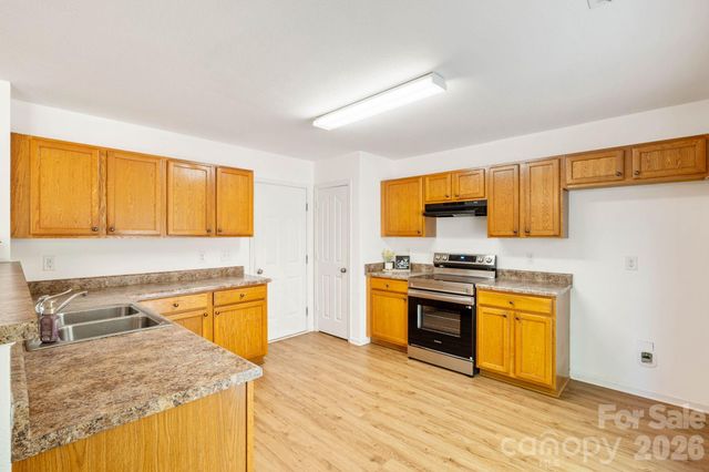 1429 River Run Road, Lowell, NC 28098