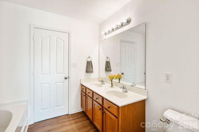 1429 River Run Road, Lowell, NC 28098