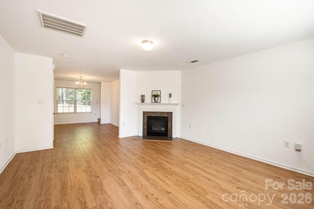 1429 River Run Road, Lowell, NC 28098