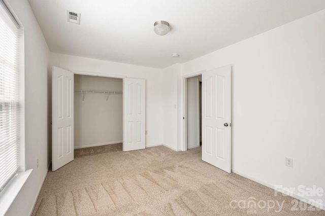 1429 River Run Road, Lowell, NC 28098