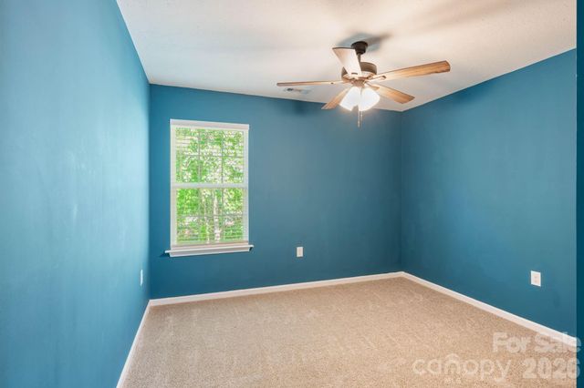 1429 River Run Road, Lowell, NC 28098