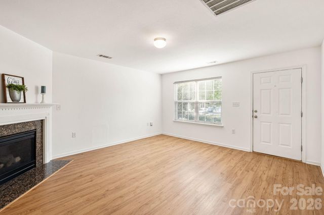 1429 River Run Road, Lowell, NC 28098