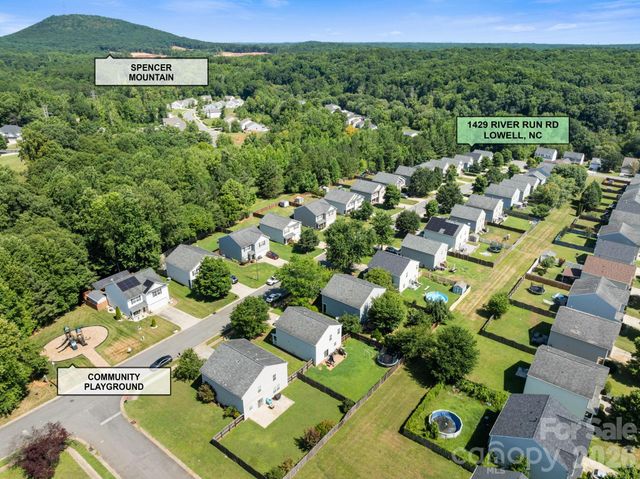 1429 River Run Road, Lowell, NC 28098