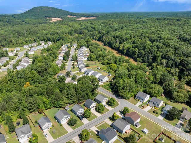1429 River Run Road, Lowell, NC 28098