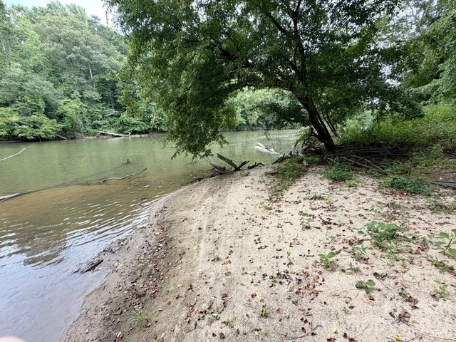 1429 River Run Road, Lowell, NC 28098