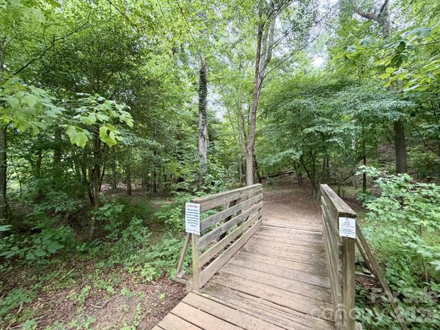 1429 River Run Road, Lowell, NC 28098