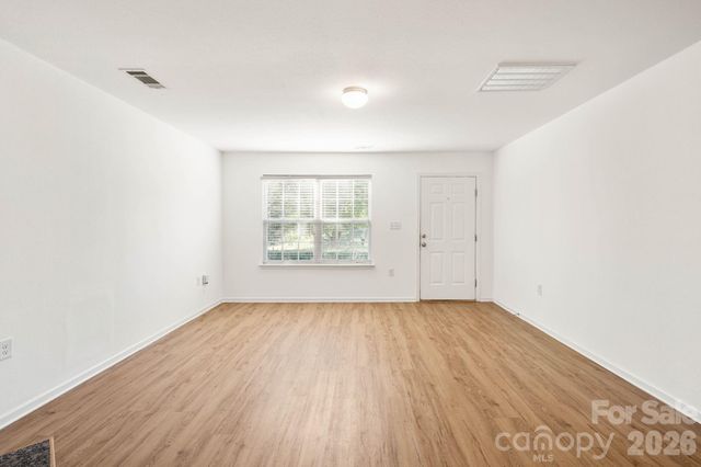 1429 River Run Road, Lowell, NC 28098