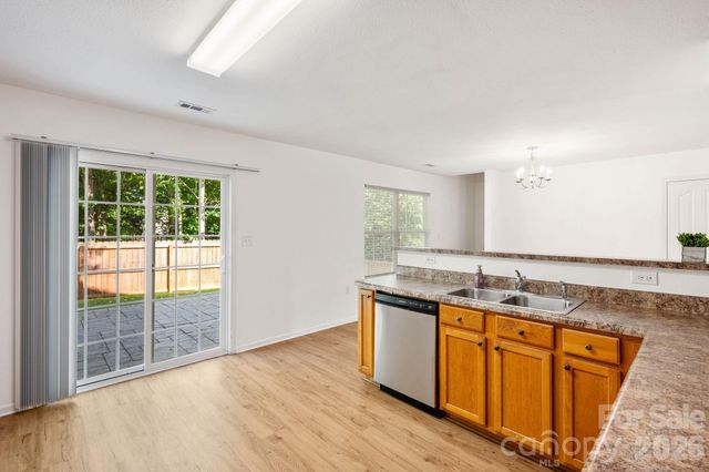 1429 River Run Road, Lowell, NC 28098
