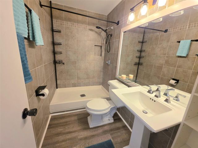 11901 Swearingen DR 4, Austin, TX 78758