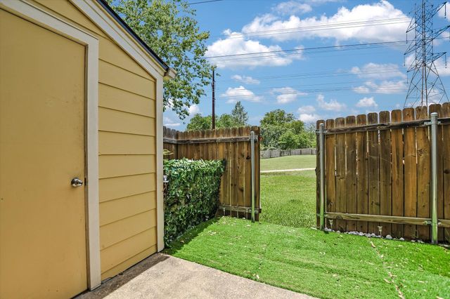 11901 Swearingen DR 4, Austin, TX 78758