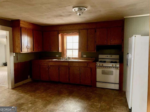 606 W 7Th Street, Alma, GA 31510