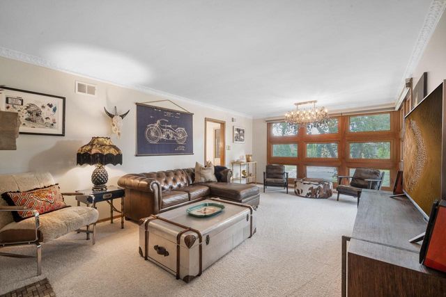 947 N 75th STREET, Wauwatosa, WI 53213