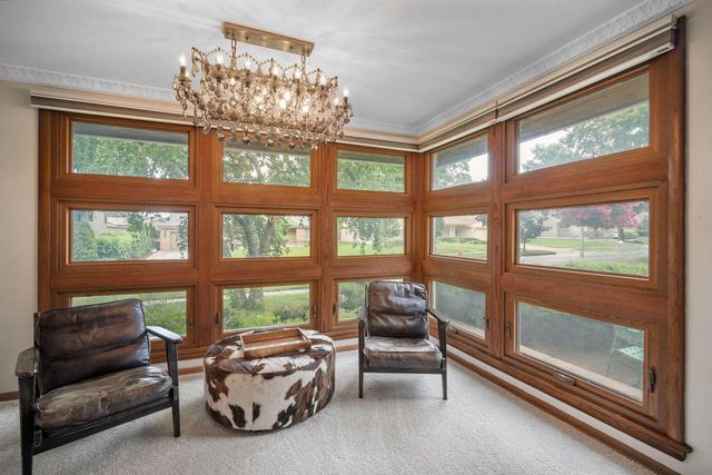 947 N 75th STREET, Wauwatosa, WI 53213