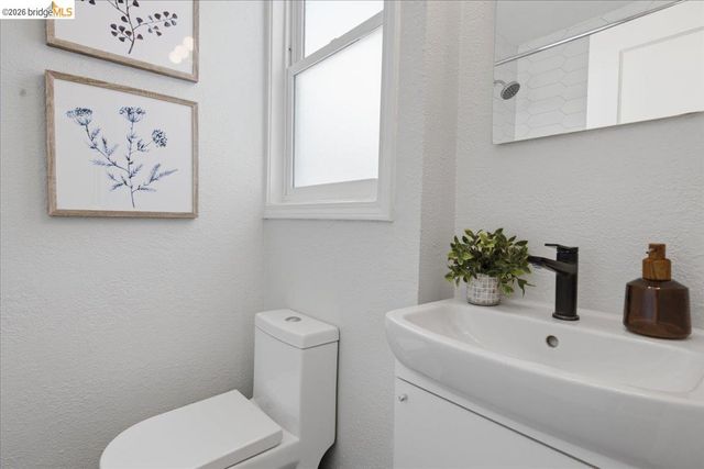 608 43Rd St, Richmond, CA 94805