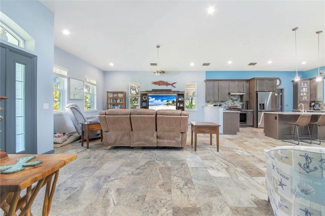 2424 BURNS AVENUE, Lake Wales, FL 33898