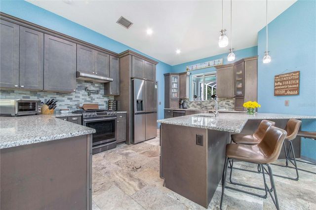 2424 BURNS AVENUE, Lake Wales, FL 33898