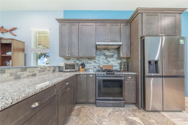 2424 BURNS AVENUE, Lake Wales, FL 33898