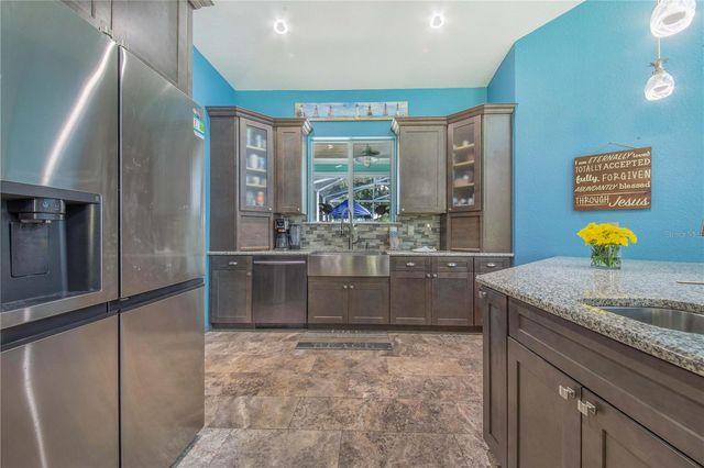 2424 BURNS AVENUE, Lake Wales, FL 33898