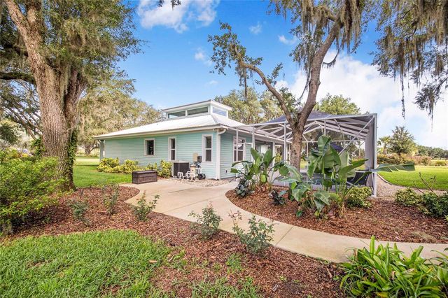 2424 BURNS AVENUE, Lake Wales, FL 33898