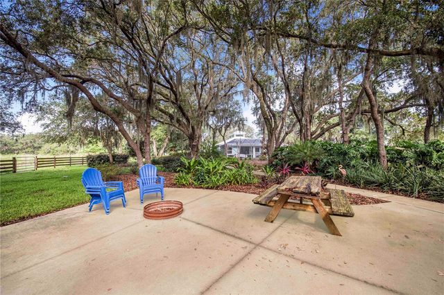 2424 BURNS AVENUE, Lake Wales, FL 33898