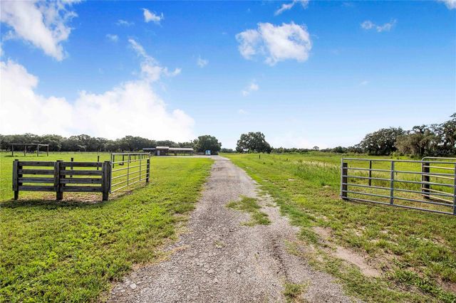 2424 BURNS AVENUE, Lake Wales, FL 33898