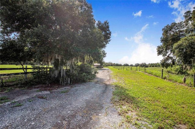 2424 BURNS AVENUE, Lake Wales, FL 33898