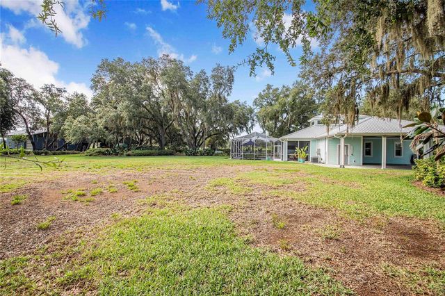 2424 BURNS AVENUE, Lake Wales, FL 33898