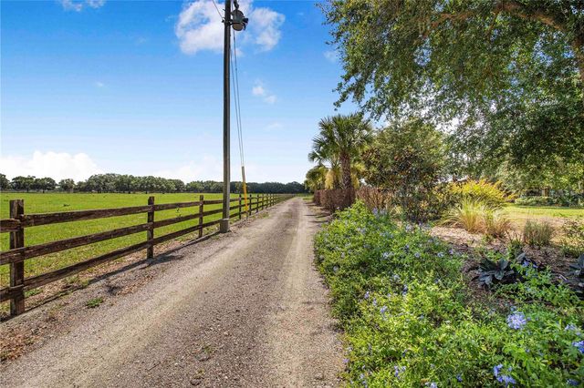 2424 BURNS AVENUE, Lake Wales, FL 33898
