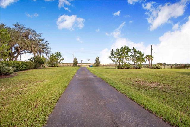2424 BURNS AVENUE, Lake Wales, FL 33898