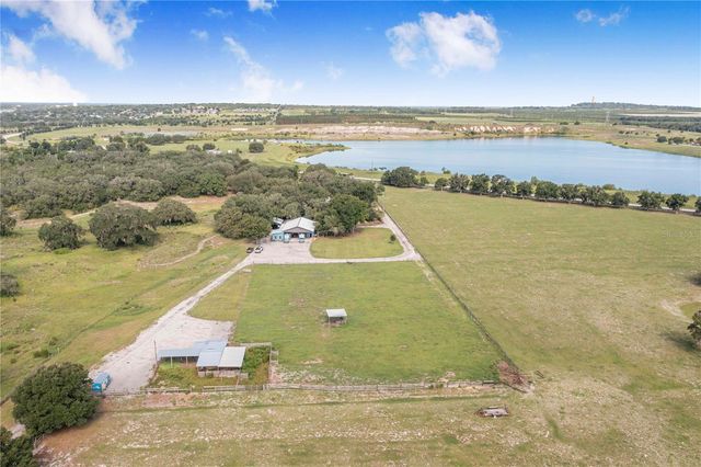 2424 BURNS AVENUE, Lake Wales, FL 33898