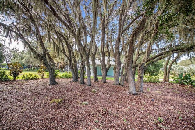 2424 BURNS AVENUE, Lake Wales, FL 33898