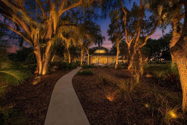 2424 BURNS AVENUE, Lake Wales, FL 33898